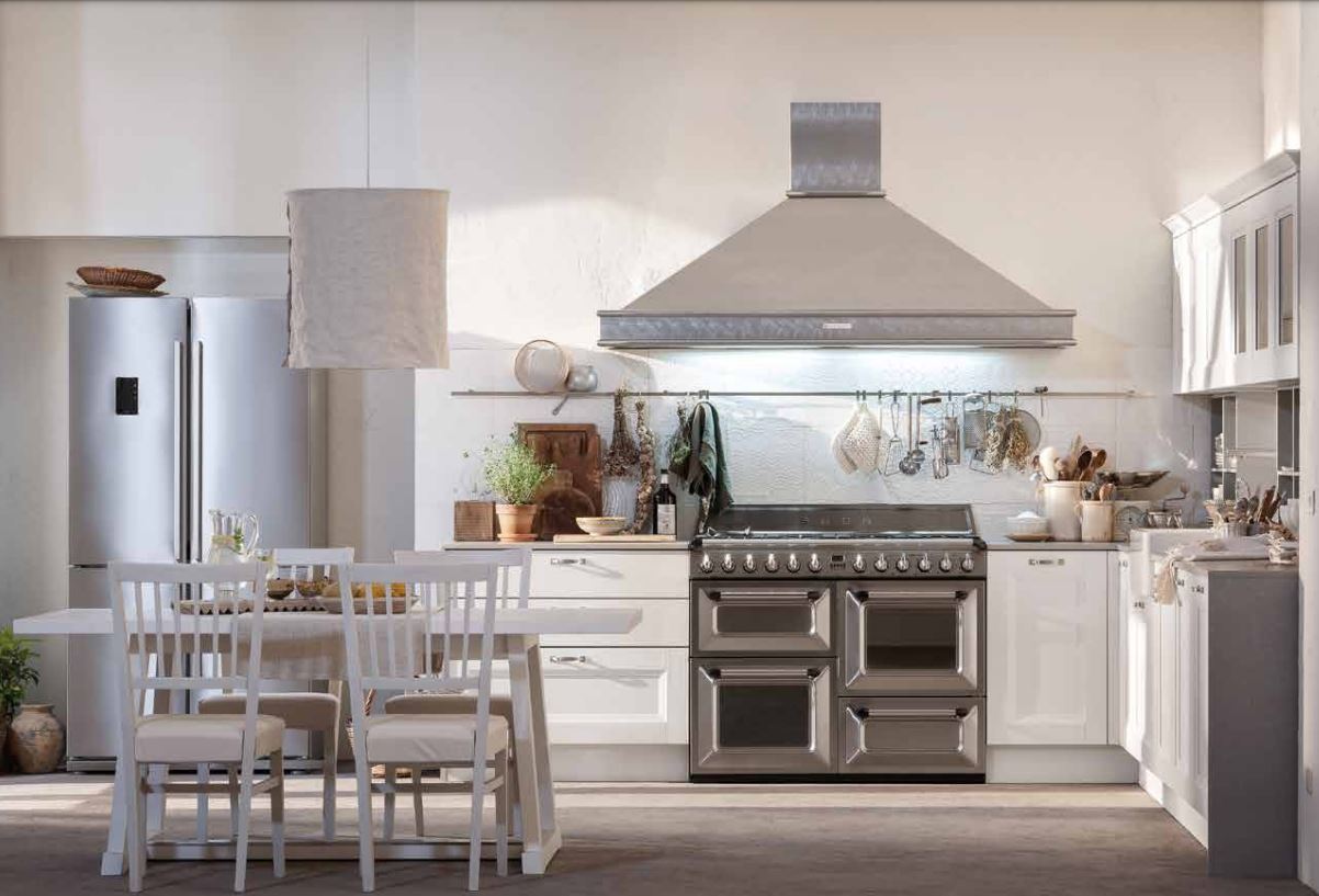 Cucina Classica con fuochi e forno libera installazione